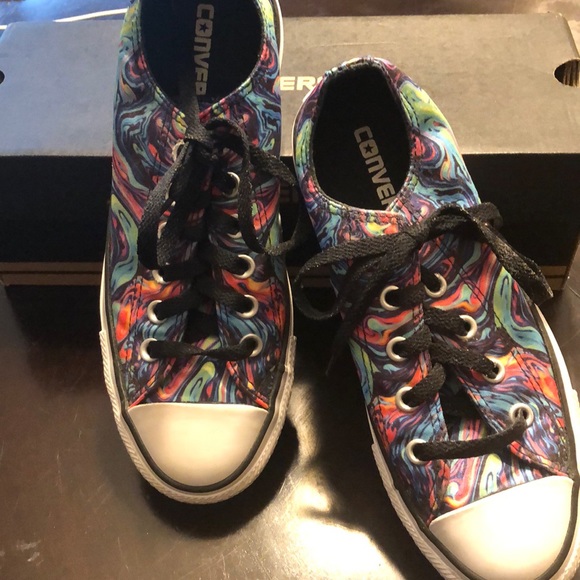 Swirled multicolored low top converse - Picture 2 of 4